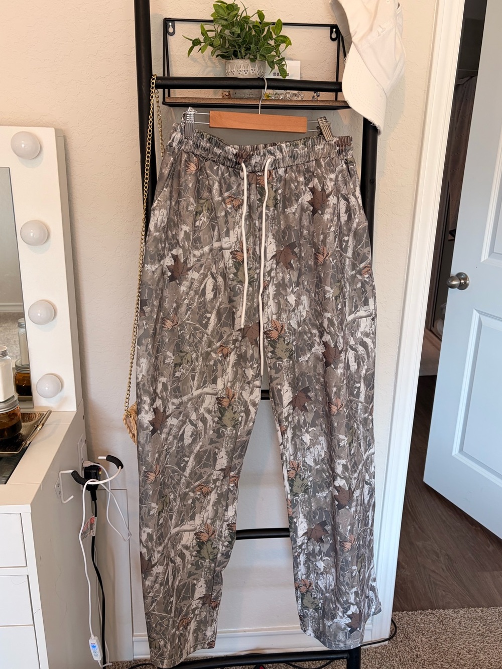 SHEIN Camo Print Drawstring Joggers